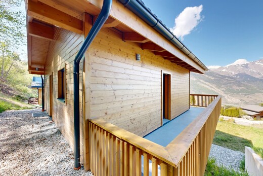 terrasse avec day time, vue sur la montagne, mountain view, et from property
