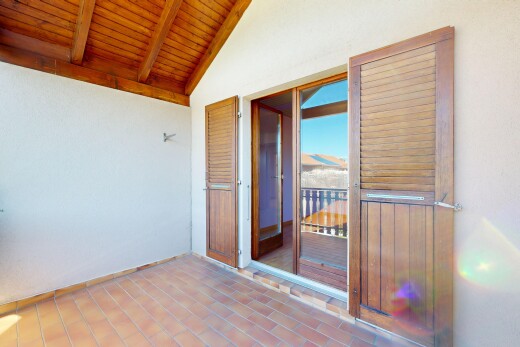 terrasse avec terrasse, day time, et inside property