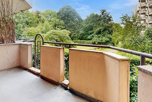 balkon mit from property, balkon, und day time