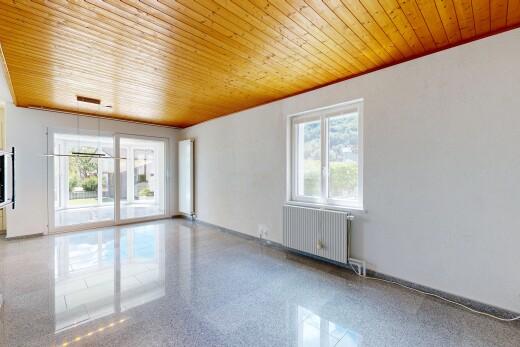 leerer raum mit natural light, natürliches licht, inside property, kühler, und wood ceiling