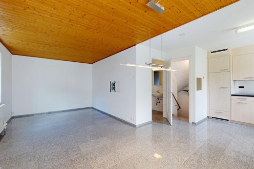 leerer raum mit inside property, baseboards wall, sockelleisten, drywall, und gipskartonwand