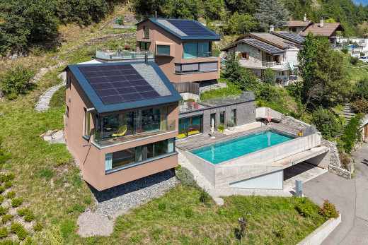 schwimmbad mit schwimmbad und terrasse