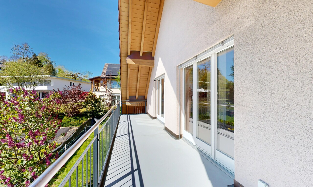 balkon mit balkon, day time, und from property