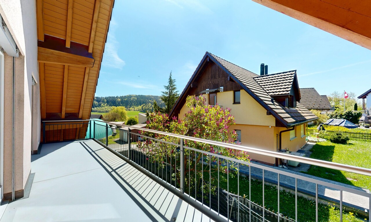 balkon mit from property, day time, und balkon