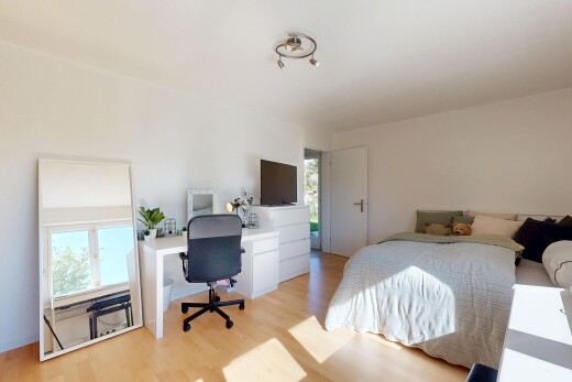 chambre avec espace bureau, lumière naturelle, natural light, cloison sèche, et drywall