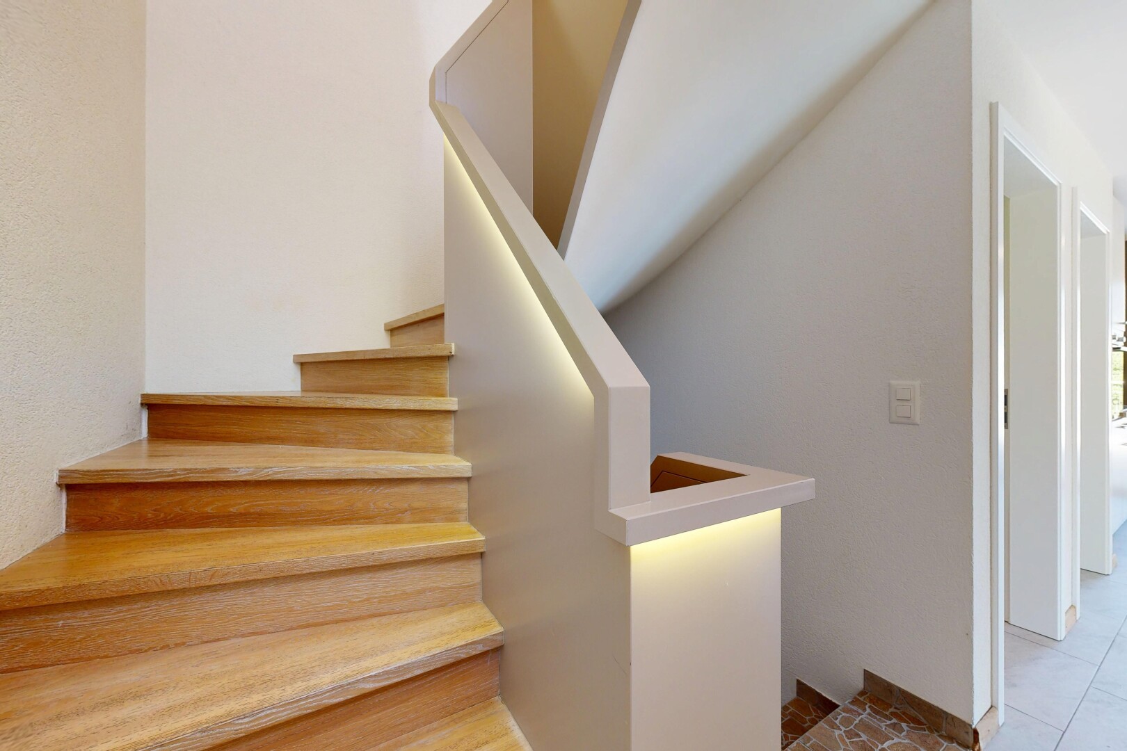 escaliers avec escaliers et inside property