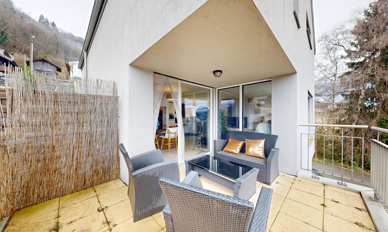 terrasse avec clôture, overcast, from property, et espace de vie extérieur