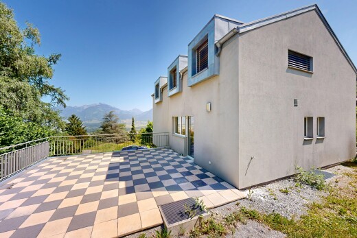 terrasse avec mountain view, vue sur la montagne, day time, terrasse, et from property