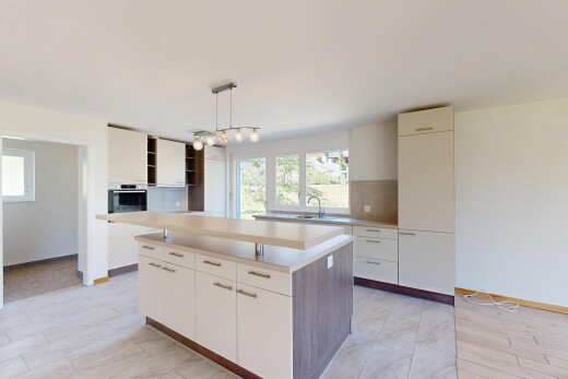 küche mit kitchen island, kücheninsel, gipskartonwand, drywall, und sockelleisten