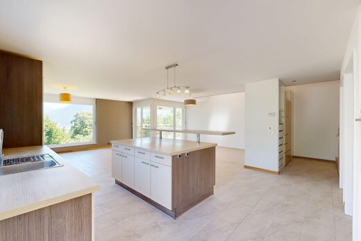 küche mit kücheninsel, kitchen island, arbeitsplatten, light countertops, und light floor