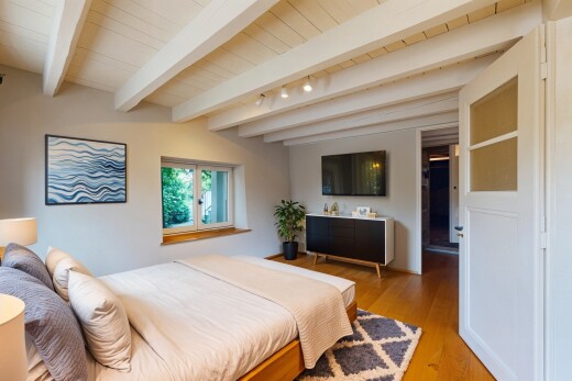 pièce vide avec cloison sèche, drywall, lumière naturelle, natural light, et inside property