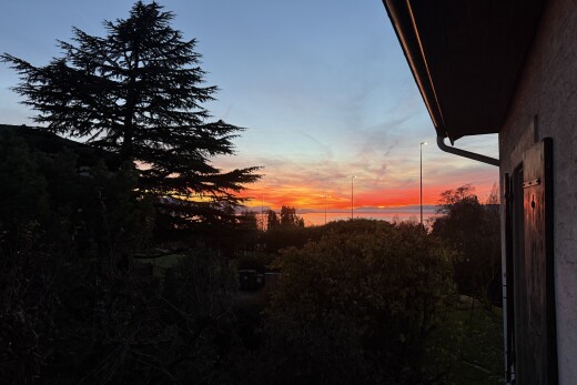 extérieur du bâtiment avec dusk