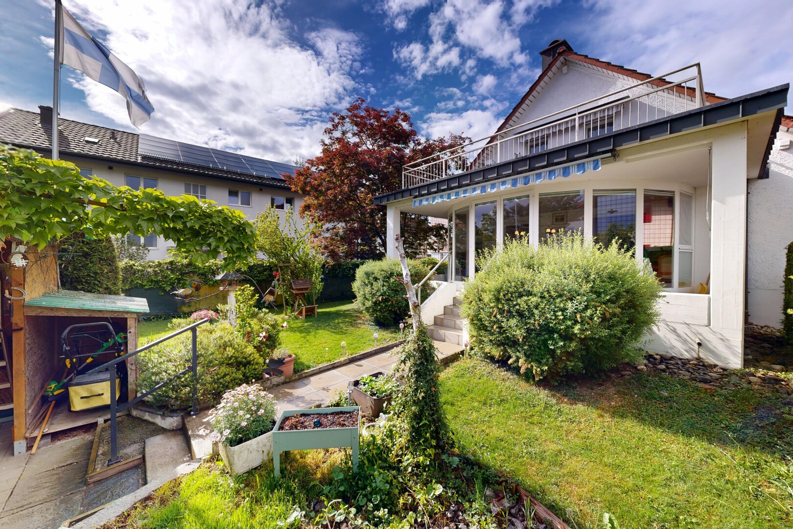 garten mit from property, day time, und rasen