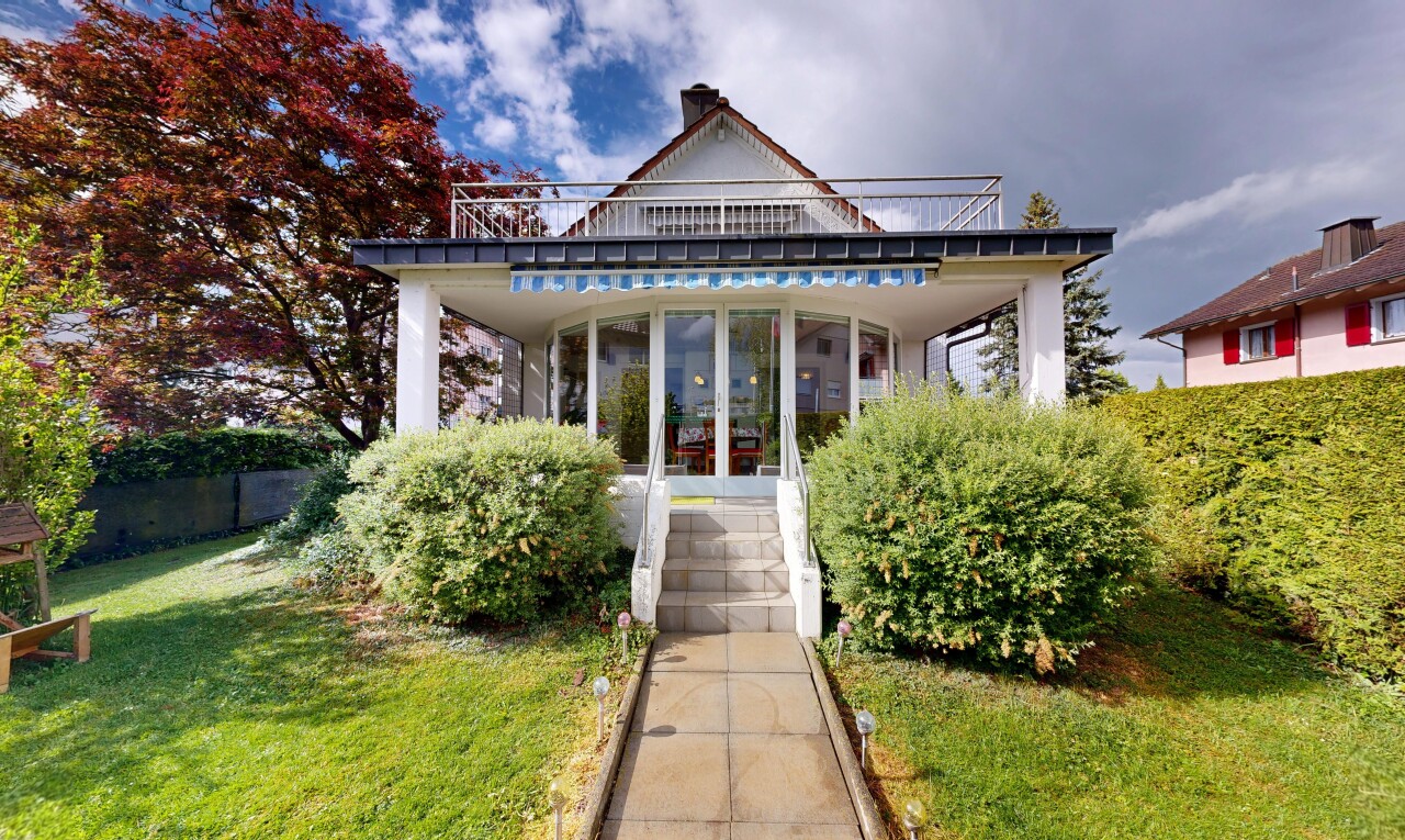 außenansicht mit französische türen, rasen, from property, schornstein, und veranda