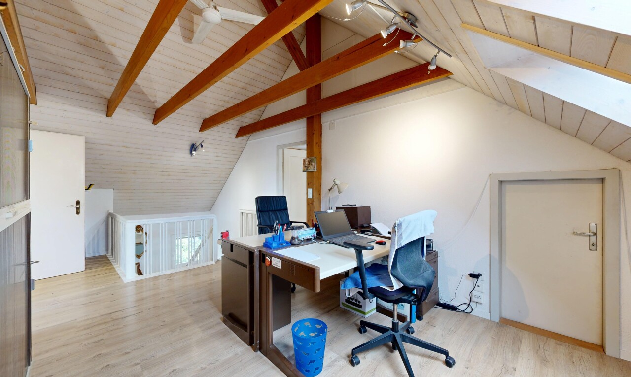 büro mit balkendecke, beamed ceiling, bürobereich, holzdecke, und wood ceiling