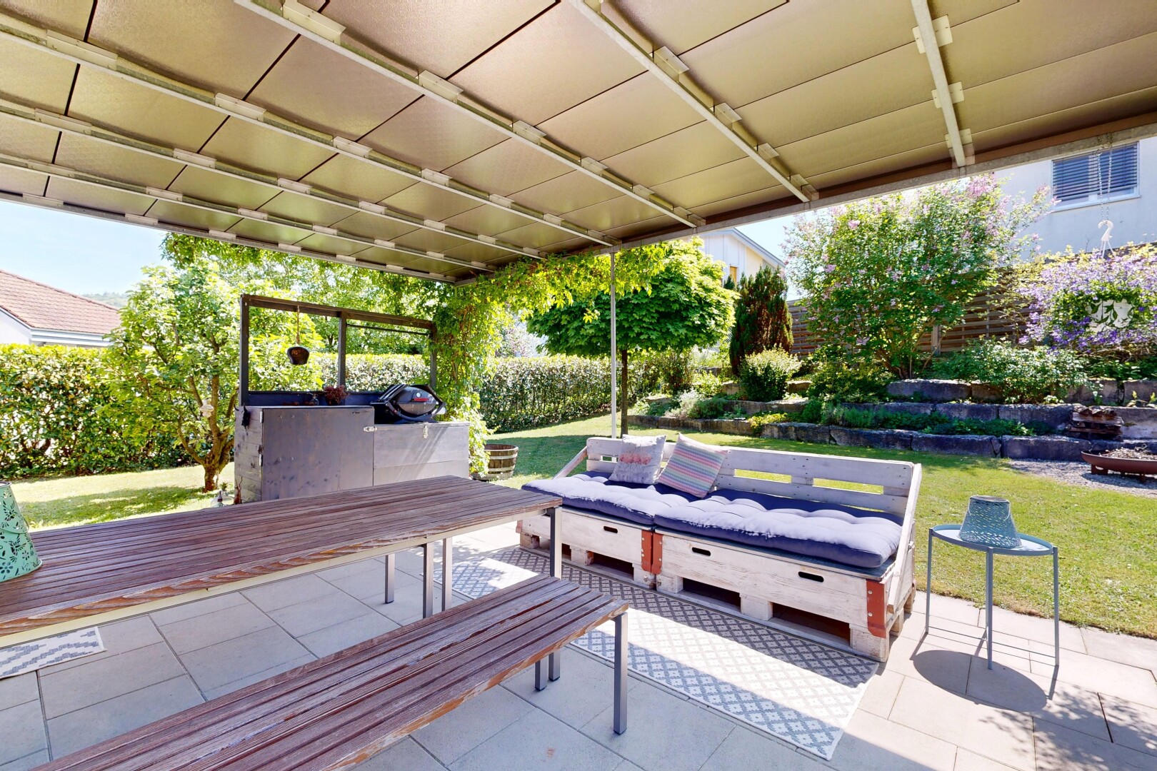 terrasse mit außenküche, day time, und terrasse