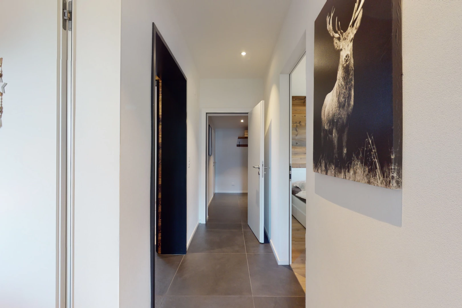 couloir avec carrelage
