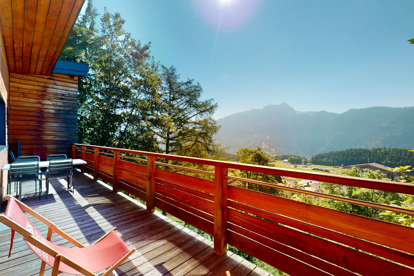 terrasse avec vue sur la montagne, balcon, et terrasse en bois