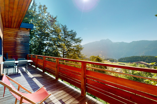 terrasse avec vue sur la montagne, balcon, et terrasse en bois