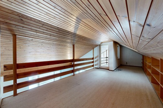 pièce vide avec lumière naturelle, natural light, inside property, moquette, et carpet