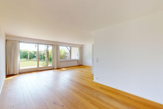 leerer raum mit inside property, natürliches licht, natural light, gipskartonwand, und drywall