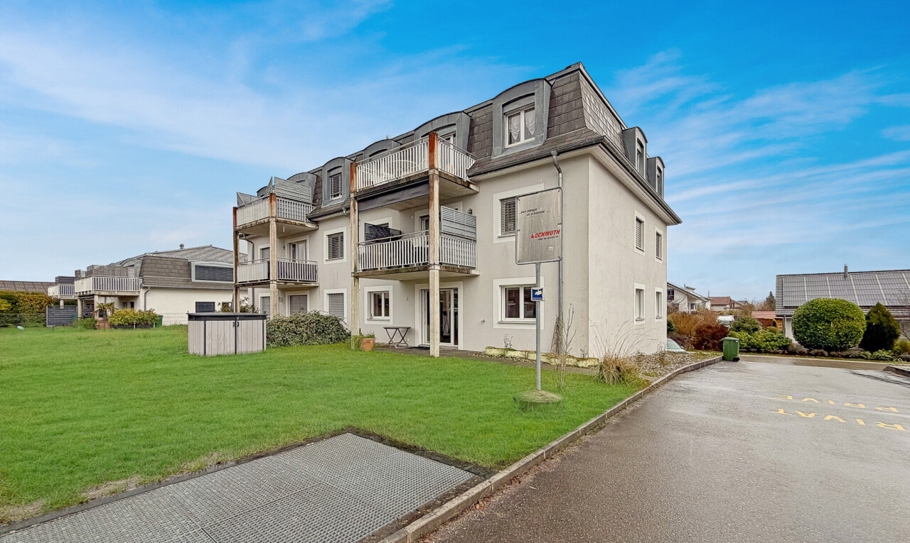 extérieur du bâtiment avec day time, residential view, et vue résidentielle