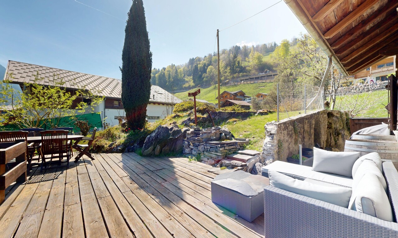terrasse mit from property, essbereich im freien, deck, wohnraum im freien, und day time