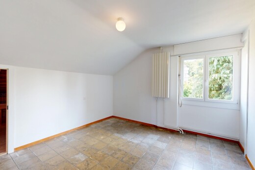 leerer raum mit niedrige decke, low ceiling, gipskartonwand, drywall, und dachschräge