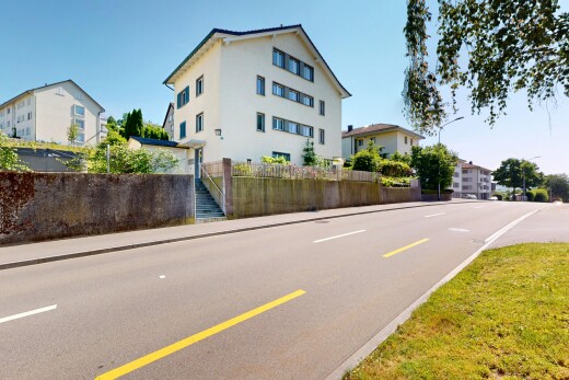 außenansicht mit zaun, day time, und property visible