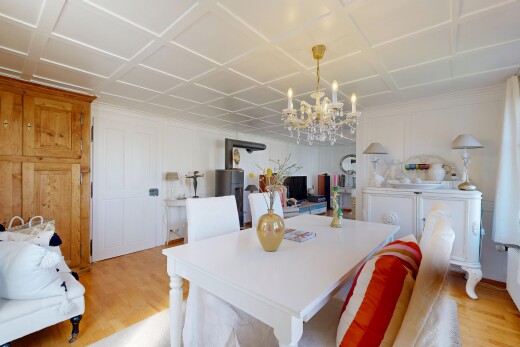 esszimmer mit wandvertäfelung, paneling wall, holzfußboden, wood finish floor, und inside property