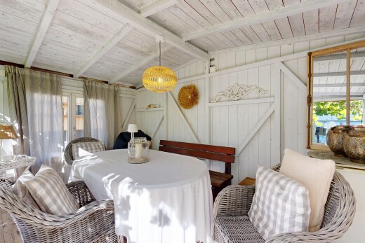 esszimmer mit vaulted ceiling, dachschräge, beamed ceiling, balkendecke, und wood ceiling