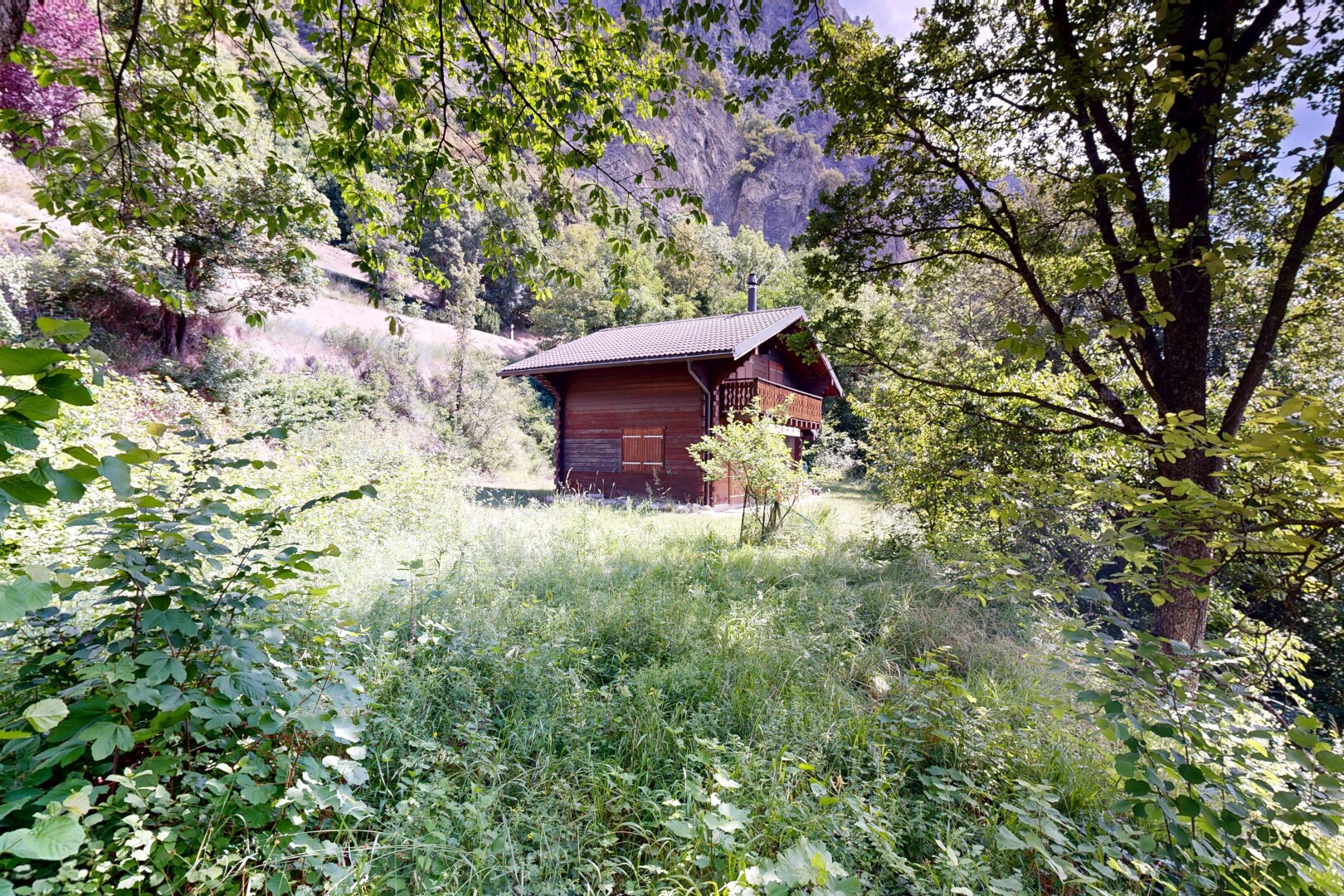 façade avec property visible et bardage horizontal