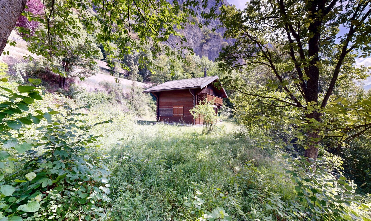 façade avec property visible et bardage horizontal