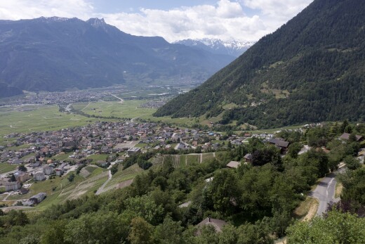 vue sur la montagne avec vue sur la montagne, mountain view, day time, et aerial view