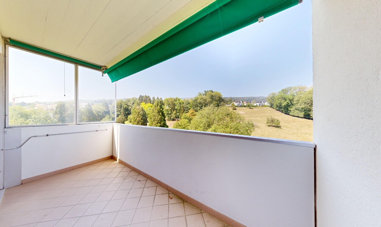 balkon mit from property und day time