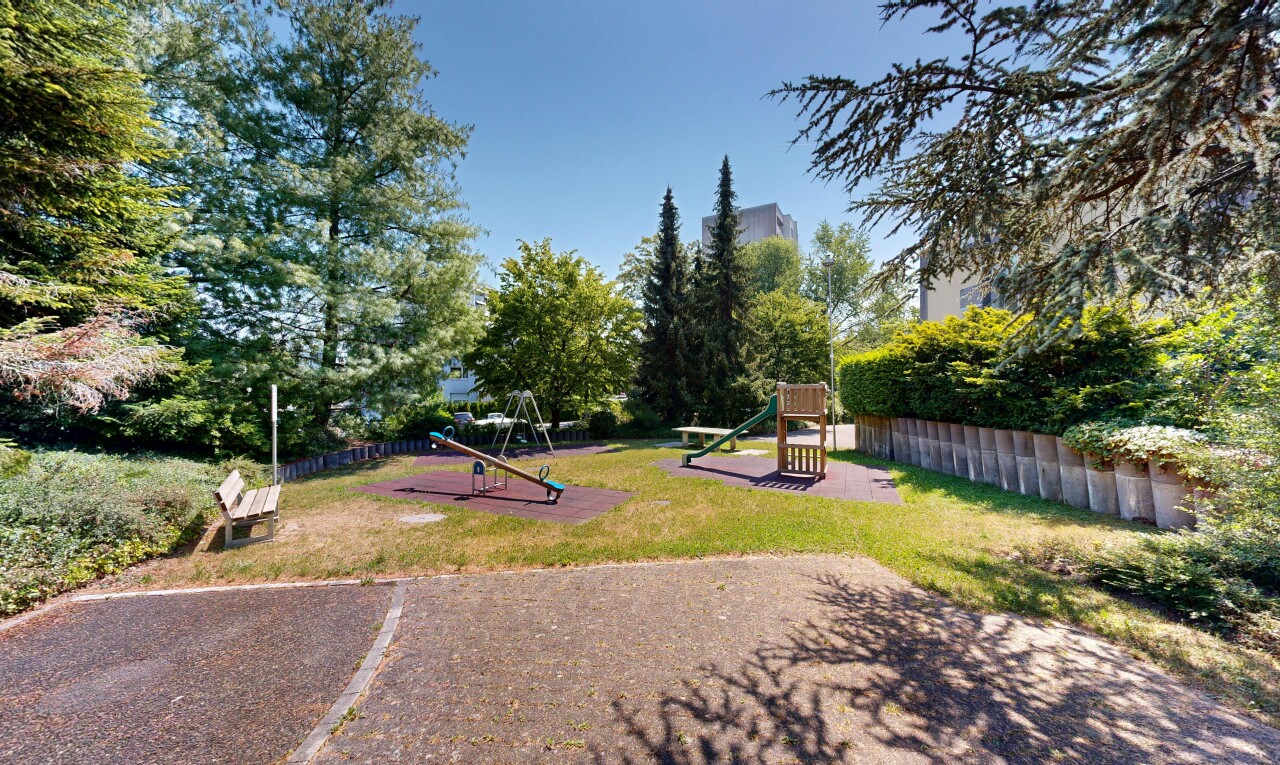 garten mit day time, park view, rasen, und spielplatz