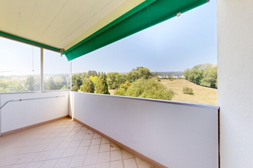 balkon mit from property und day time