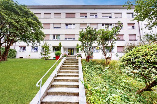 extérieur du bâtiment avec day time et property visible