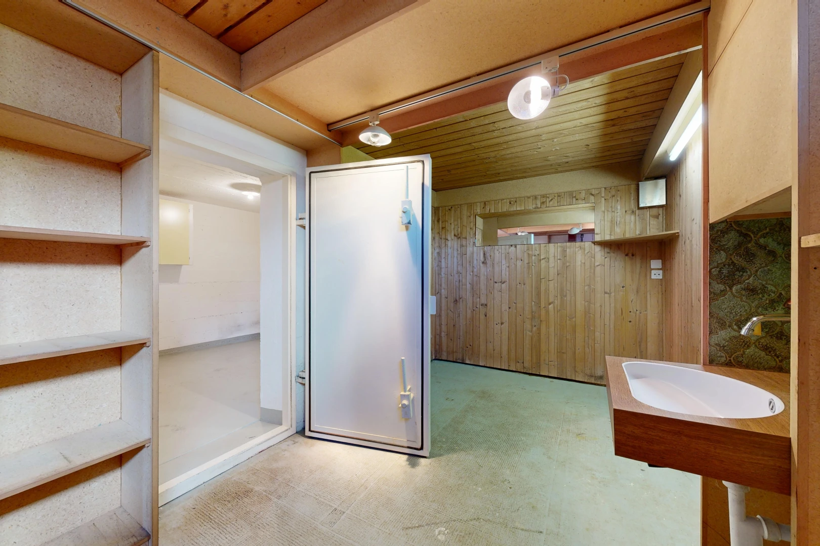 bad mit holzdecke, wood ceiling, inside property, holzwand, und wood wall