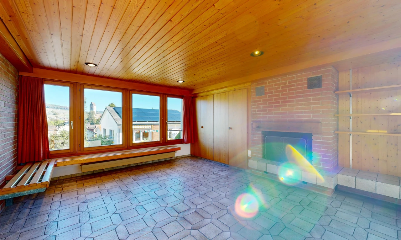 leerer raum mit kamin, einbauleuchten, holzdecke, wood ceiling, und inside property
