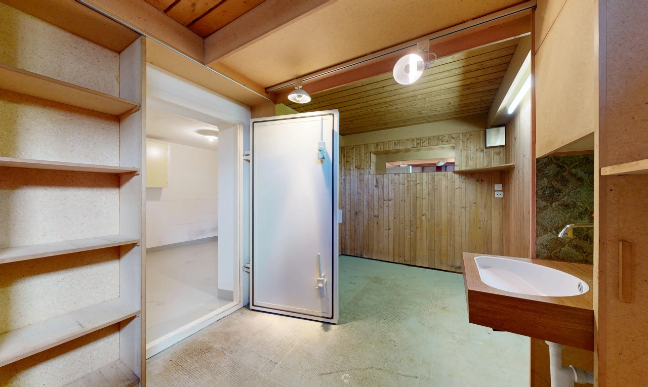 bad mit holzdecke, wood ceiling, inside property, holzwand, und wood wall