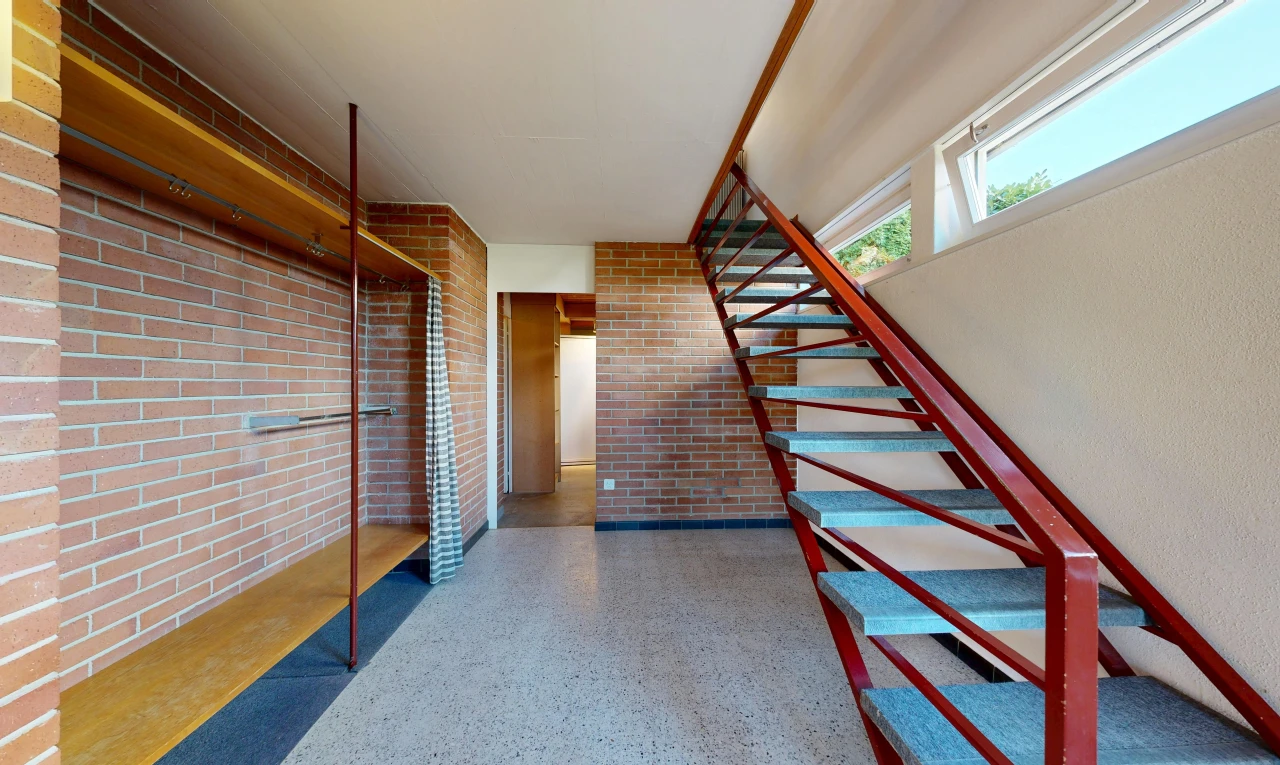 treppe mit treppen, ziegelwand, brick wall, terrazzoboden, und aggregate floor