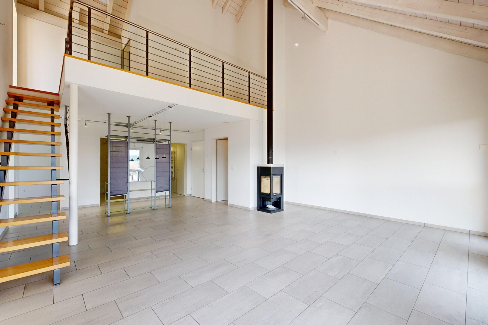 treppe mit hohe decke, high ceiling, treppen, gipskartonwand, und drywall
