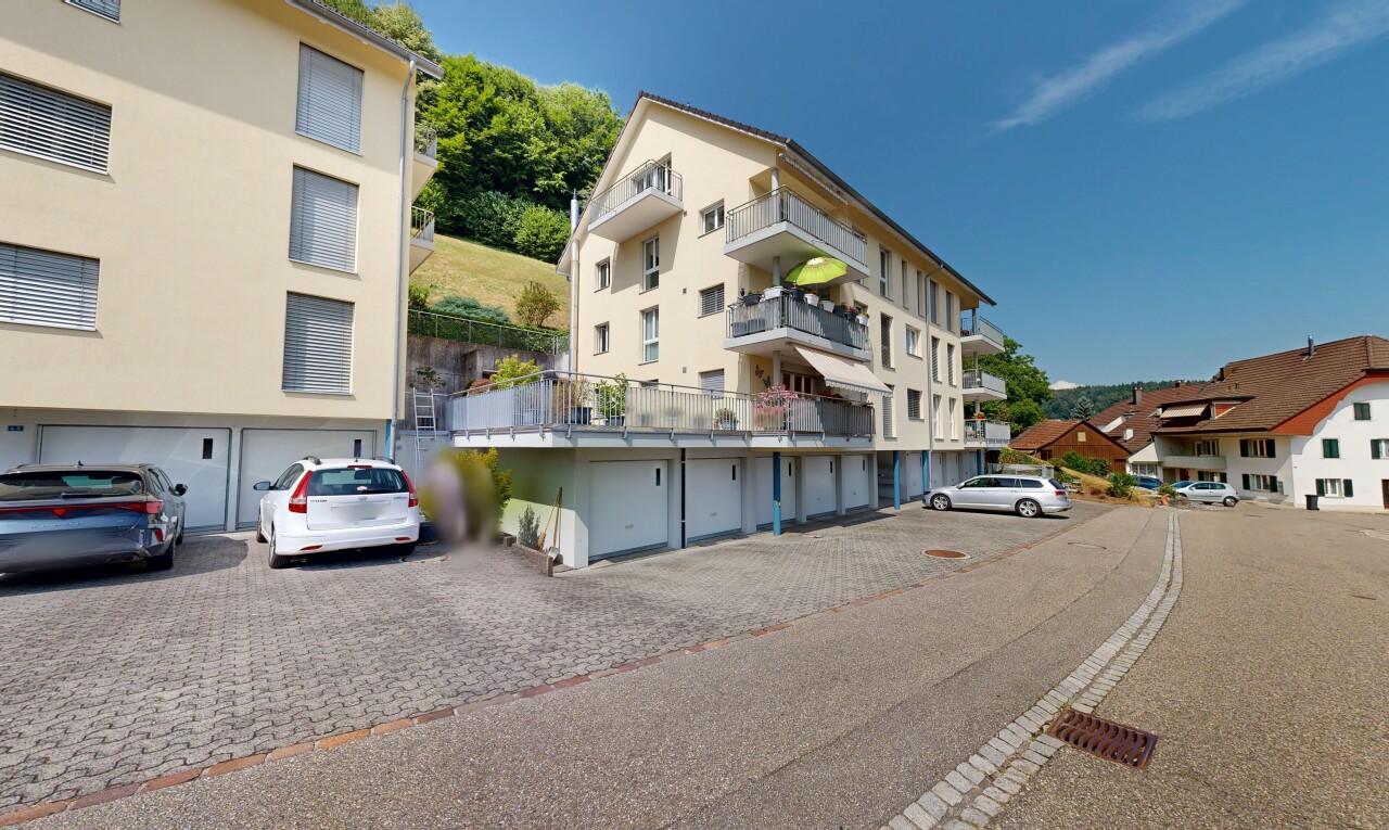 außenansicht mit day time, from community, blick auf wohnanlage, und apartment complex view