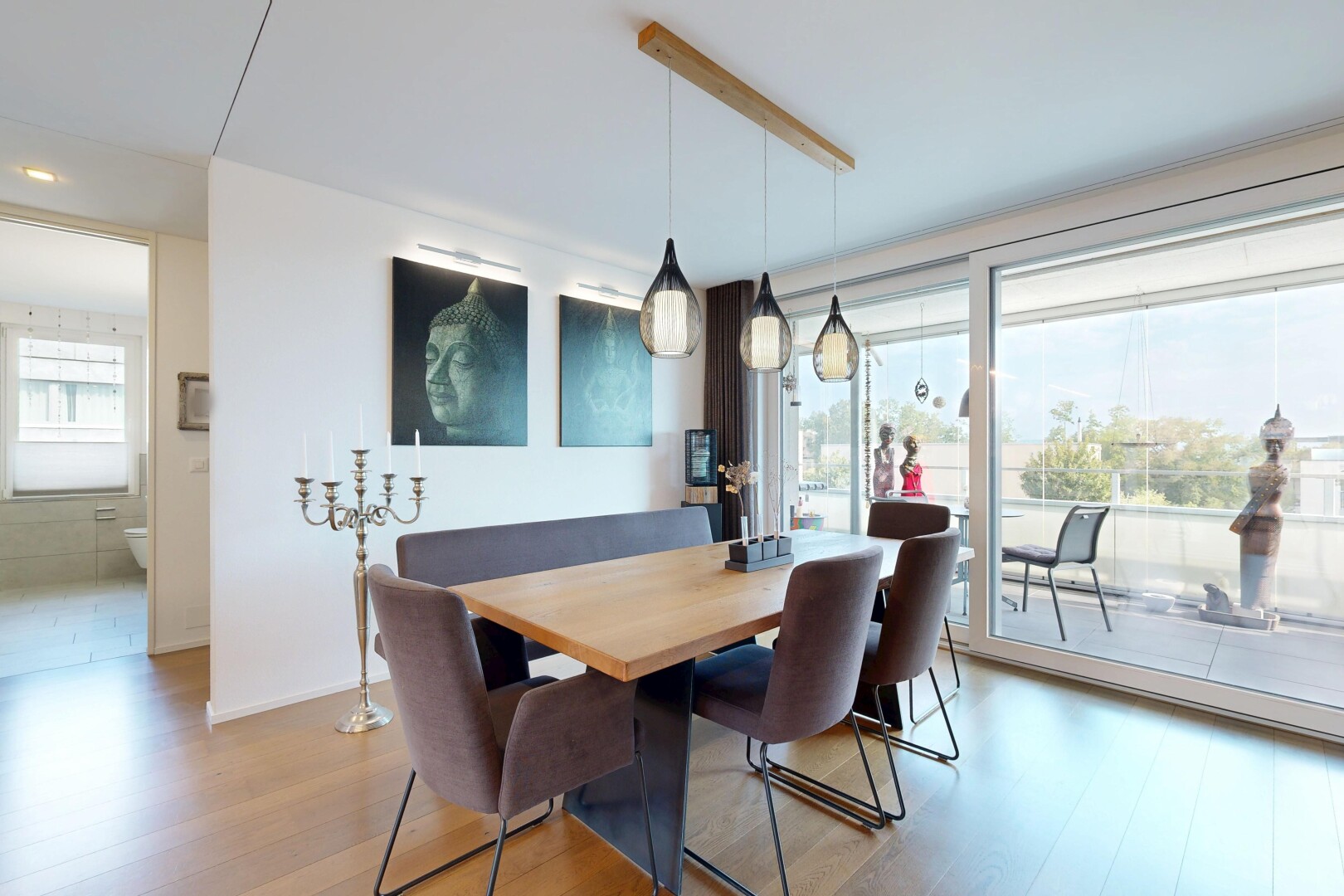 esszimmer mit wood finish floor, holzfußboden, drywall, gipskartonwand, und inside property