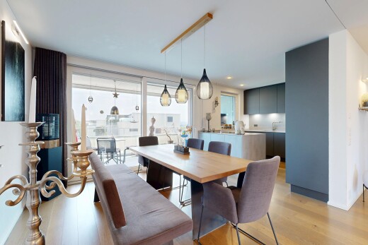 esszimmer mit wood finish floor, holzfußboden, light floor, drywall, und gipskartonwand