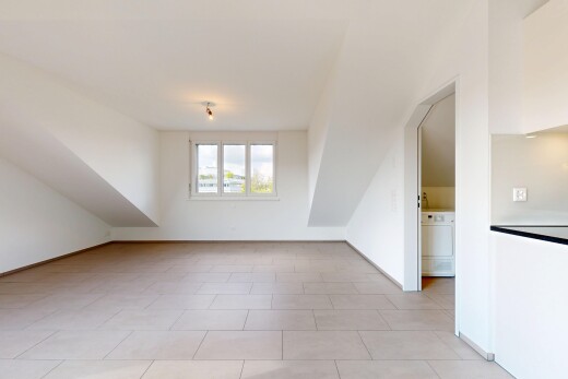 pièce vide avec cloison sèche, drywall, inside property, lumière naturelle, et natural light