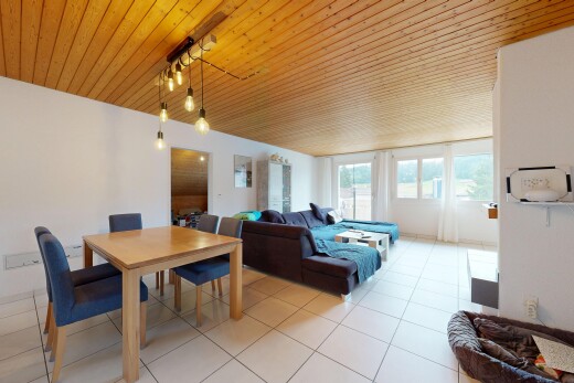 wohn- / esszimmer mit gipskartonwand, drywall, inside property, natürliches licht, und natural light