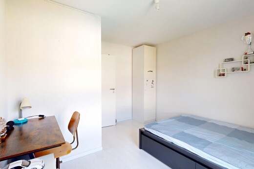zimmer / schlafzimmer mit gipskartonwand, drywall, bürobereich, und inside property