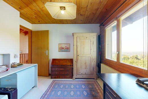 bureau avec plafond en bois, wood ceiling, inside property, light floor, et high end ceiling